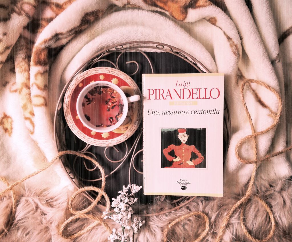 Libro "Uno, nessuno e centomila" Luigi Pirandello